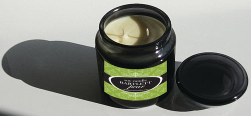 Apotho Soy Candle in Bartlett Pear