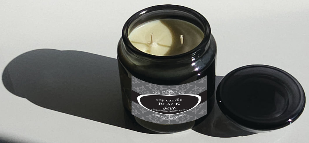 Apotho Soy Candle in Black Sea