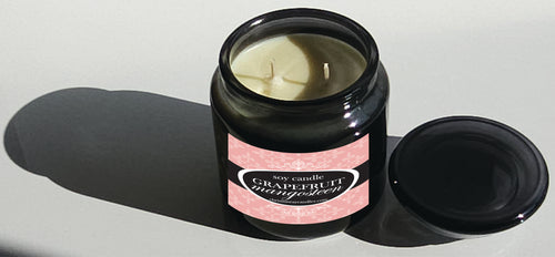 Apotho Soy Candle in Grapefruit Mangosteen